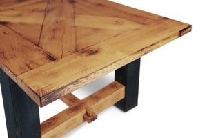 BRITT-JEANS Dining Table