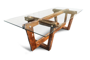 FRAMS Dining Table