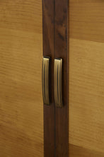 Load image into Gallery viewer, Arason Bridgeport Creden zzz Cabinet Bed Handle Detail