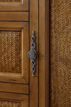 Load image into Gallery viewer, Arason Kingston Creden zzz cabinet bed Handle Detail